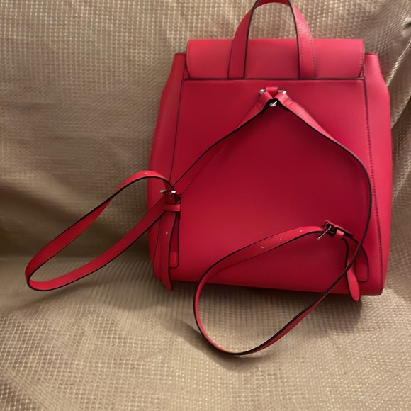 Charles&Keith backbag red - Picture 2 of 7